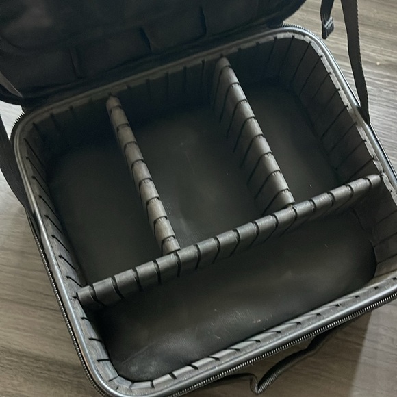 Cosmetic Case - Picture 3 of 8